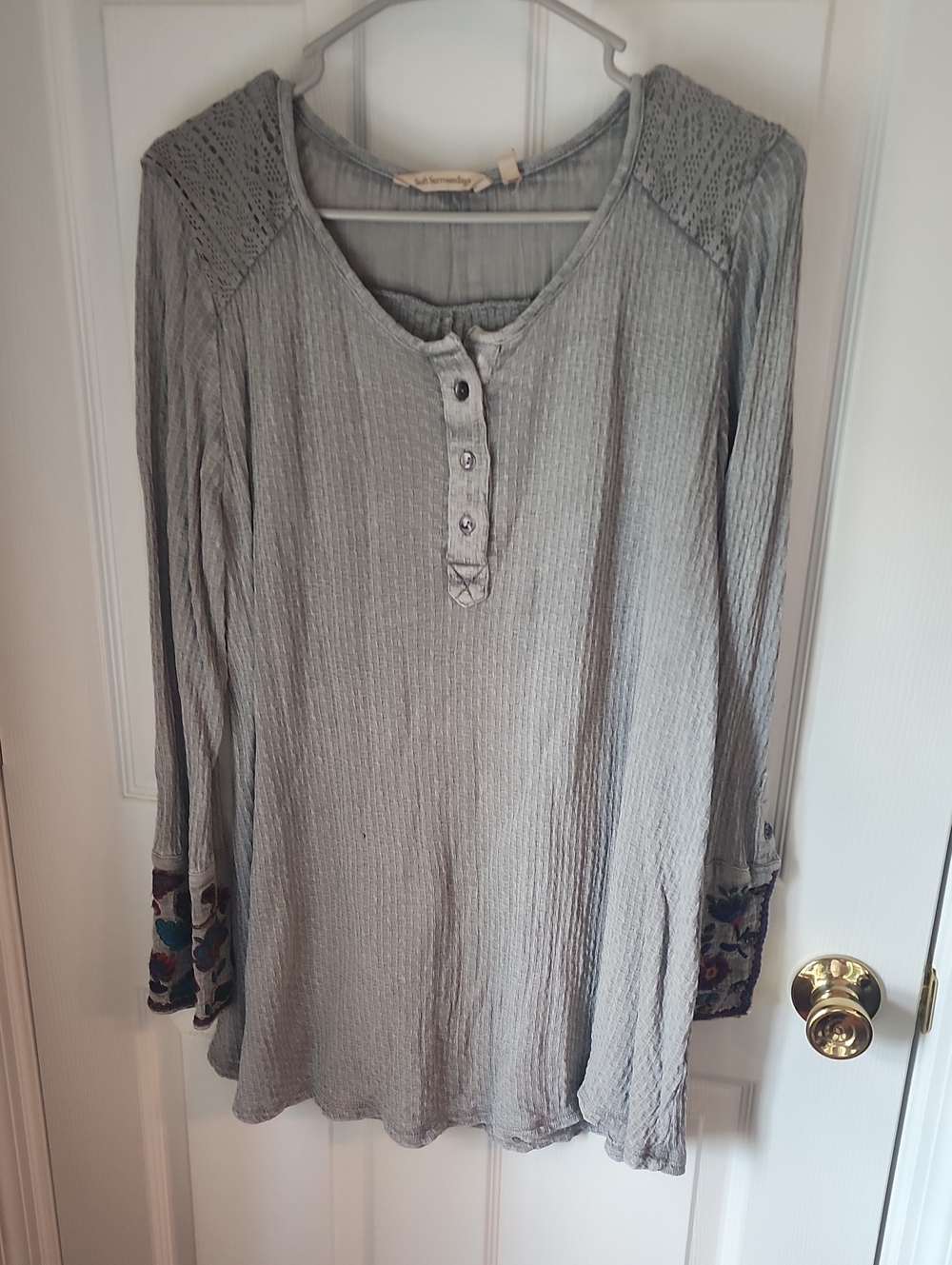 Women's Lacey Shoulder Henley Tunic - Light Gray
